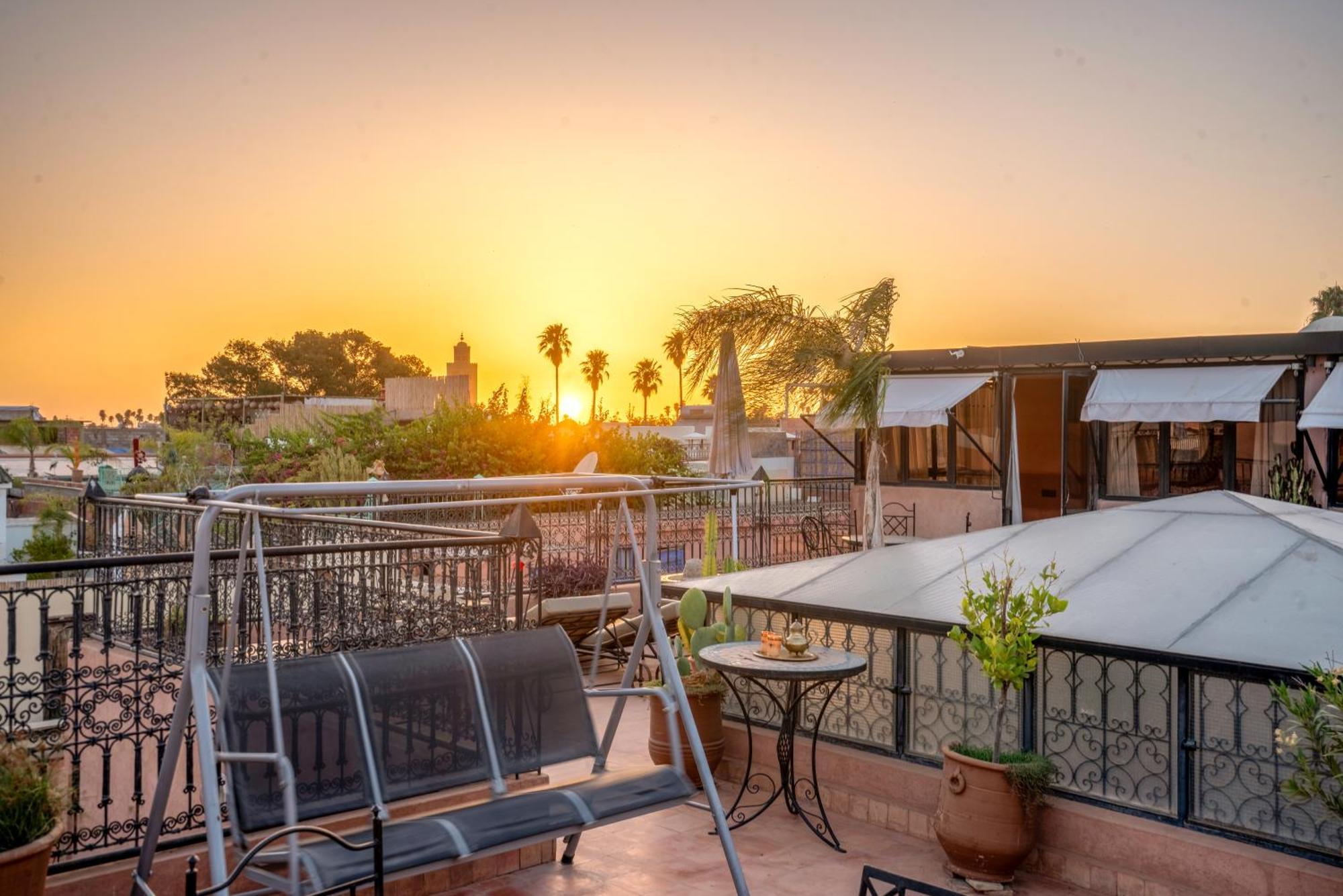 Riad Dar Ennakhla Marrakesh Bagian luar foto