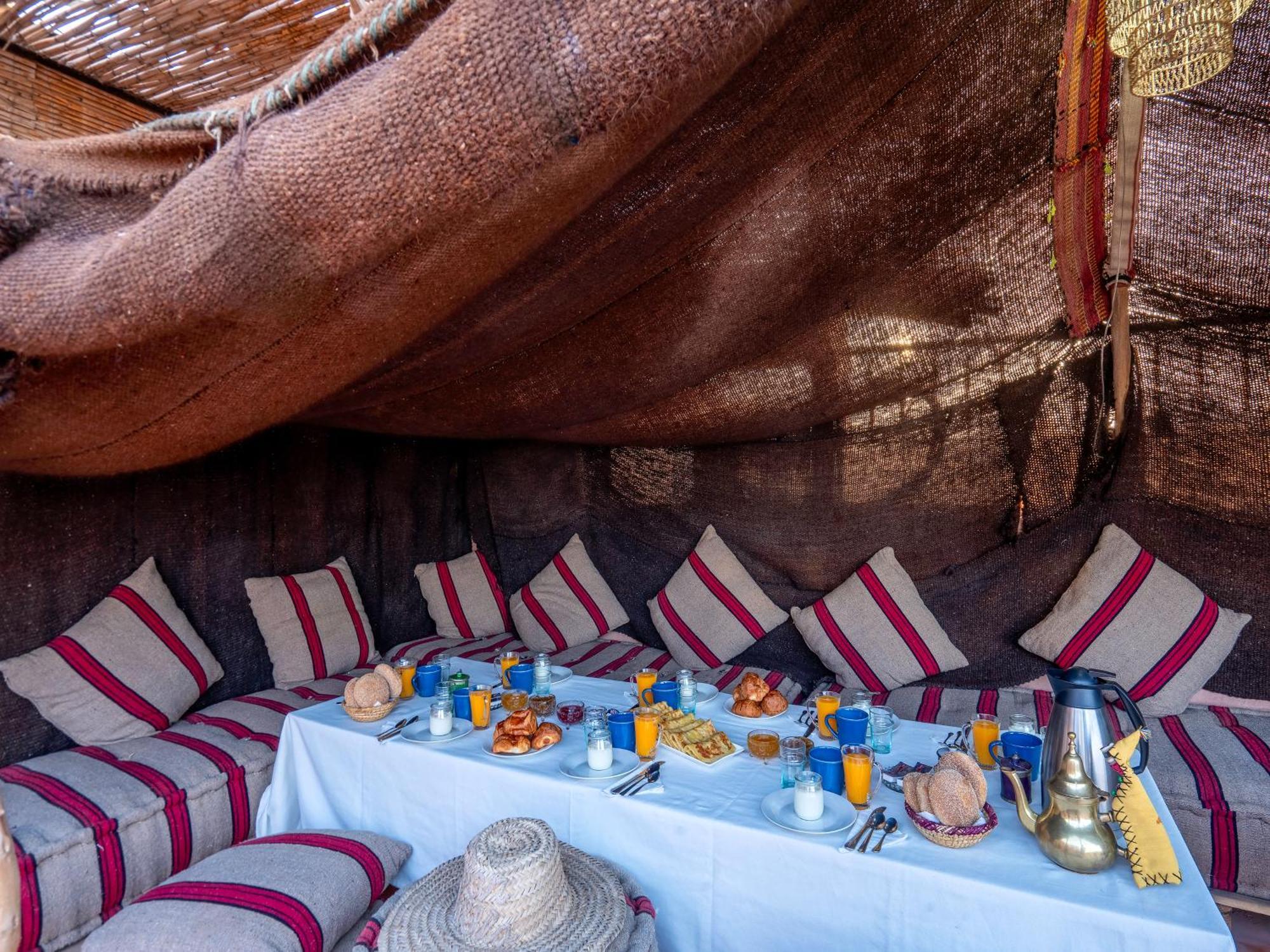 Riad Dar Ennakhla Marrakesh Bagian luar foto