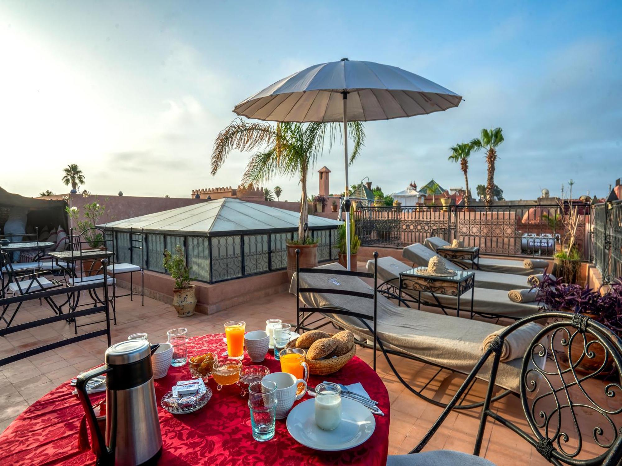 Riad Dar Ennakhla Marrakesh Bagian luar foto